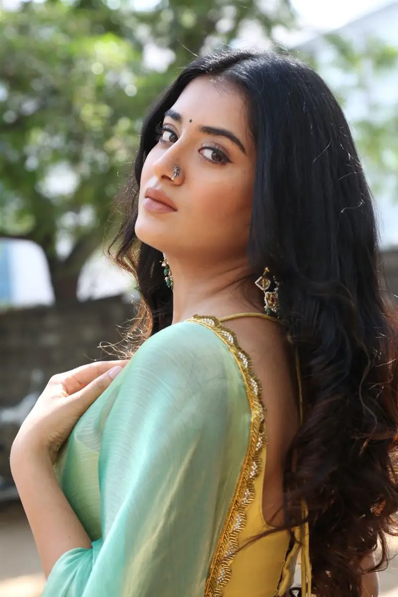 Rashi Singh in Light Blue Saree Yellow Sleeveless Blouse